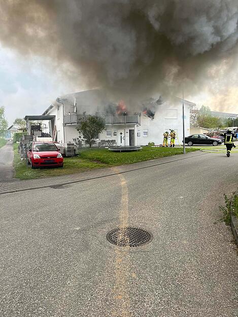 Zu einem Großbrand ist es am Mittwochnachmittag in Schwaigern-Massenbach gekommen. Zu einem Großbrand ist es am Mittwochnachmittag in Schwaigern-Massenbach gekommen.
