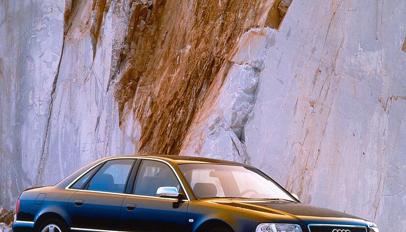 Ringkampf im Oberhaus: Der erste sportliche S8 verf&uuml;gte &uuml;ber einen V8 mit 340 PS.