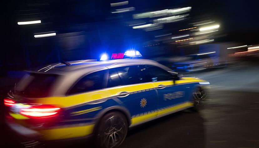 Der Bus war zum Zeitpunkt des Unfalls nur mit wenigen Menschen besetzt.(Symbolbild)