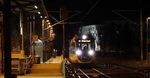 Nahe der Haltestelle Öhringen-Cappel haben sich Kinder in Lebensgefahr begeben. Nahe der Haltestelle Öhringen-Cappel haben sich Kinder in Lebensgefahr begeben.