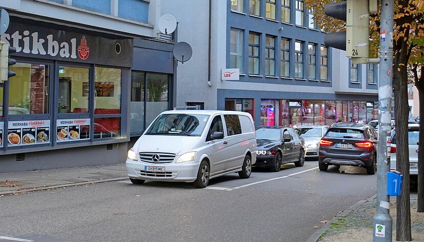 Es bleibt bei der bestehenden Regelung. Nur von der Stadtgalerie-Tiefgarage ist die Einfahrt in die Gerberstraße gesperrt. Von der Bahnhofstraße her kommend darf man über die Kaiserstraße weiterhin einfahren. Foto: Christian Gleichauf Es bleibt bei der bestehenden Regelung. Nur von der Stadtgalerie-Tiefgarage ist die Einfahrt in die Gerberstraße gesperrt. Von der Bahnhofstraße her kommend darf man über die Kaiserstraße weiterhin einfahren. Foto: Christian Gleichauf