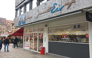 Im Eiscafé Presutti gibt es im Winter Lebkuchen zu kaufen. Foto: Dietz Im Eiscafé Presutti gibt es im Winter Lebkuchen zu kaufen. Foto: Dietz