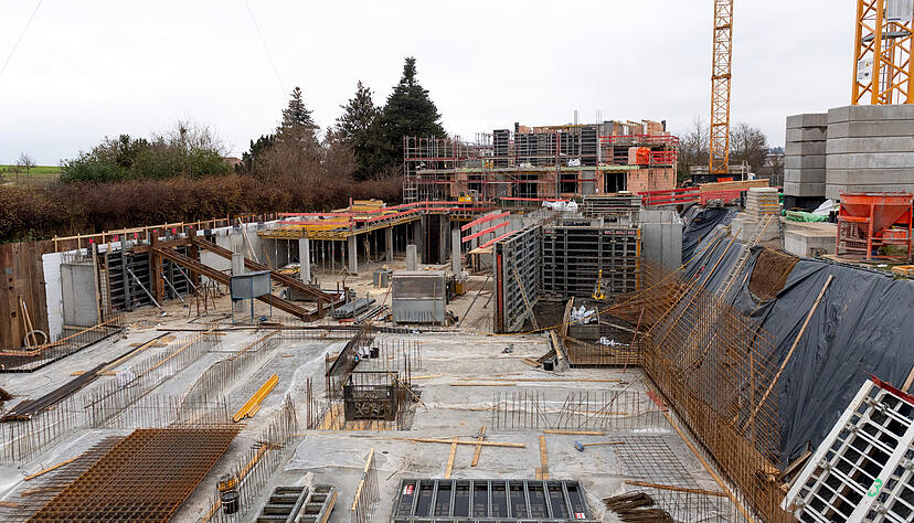 Seit Juli wird am Wohnkomplex in der Talheimer Straße gearbeitet, der Anwohnern ein Dorn im Auge ist. Unter den 32 Appartements in vier Gebäuden sind 18 betreute Wohnungen.