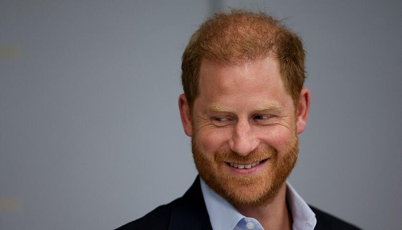 Hat Prinz Harry wieder Grund zu lachen? Britische Medien spekulieren über eine sich abzeichnende Versöhnung mit seinem Vater König Charles. Hat Prinz Harry wieder Grund zu lachen? Britische Medien spekulieren über eine sich abzeichnende Versöhnung mit seinem Vater König Charles.