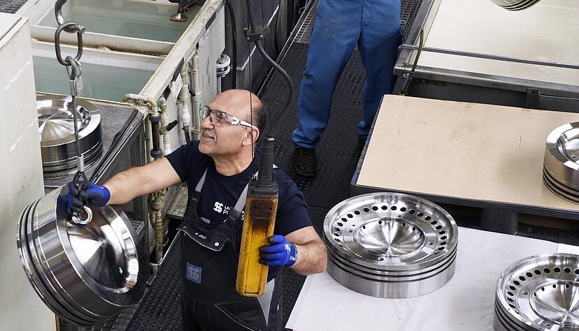 Die Gro&szlig;kolben aus Neckarsulm kommen unter andere in Kraftwerken, Schiffen und Landmaschinen zum Einsatz. Die Nachfrage ist weltweit gro&szlig;.