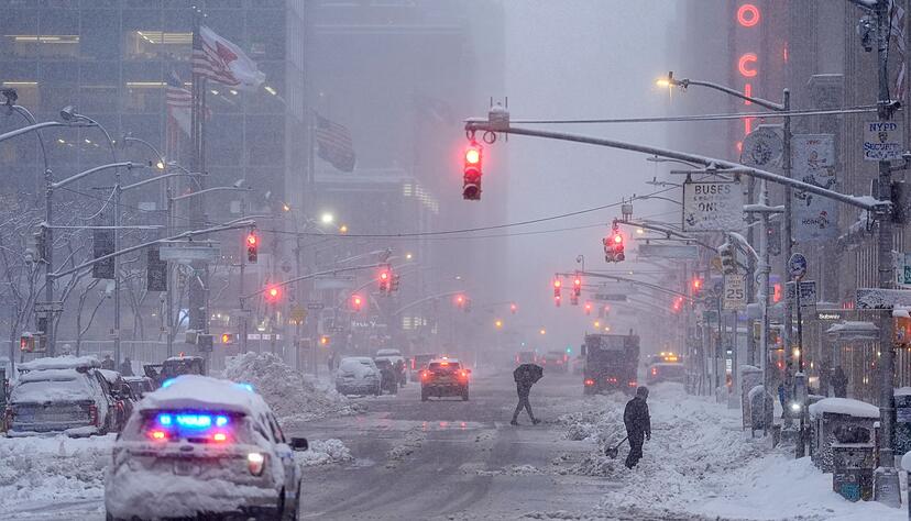 Schneemassen legten am Montag weite Teile New Yorks und der US-Ostk&uuml;ste lahm.