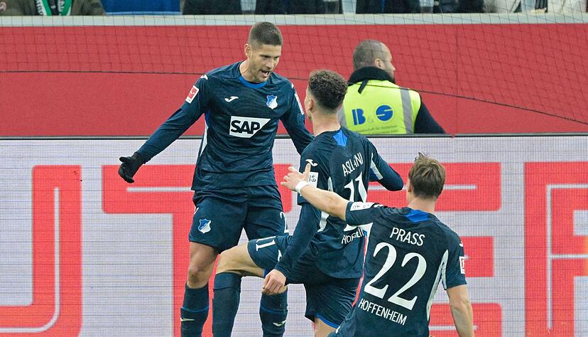 Hoffenheims Andrej Kramaric (r.) darf sich feiern lassen. Hoffenheims Andrej Kramaric (r.) darf sich feiern lassen.