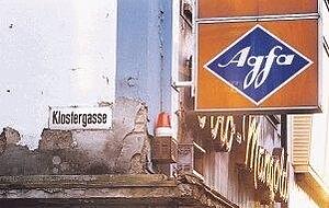 80 verschiedene Besitzer erschwerten lange Jahre den Fortgang der Entwicklung: Der frühere Foto-Mangold war einer der Schandflecke.