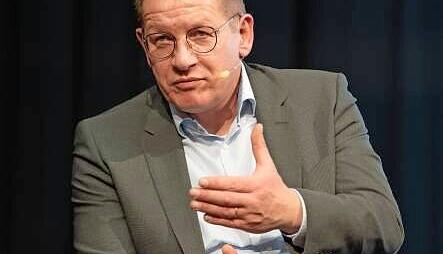 Im Wahlkampf hat Dr. Eberhard Birk viele Versprechungen gemacht. Seit eineinhalb Jahren ist er nun Bürgermeister von Löwenstein, die Kritik an seiner Amtsführung wächst.