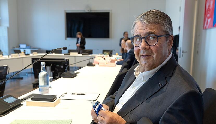 Auch Ex-Wirtschaftsminister Sigmar Gabriel sagte vor dem Untersuchungsausschuss zur Stiftung Klima- und Umweltschutz MV in Schwerin aus.