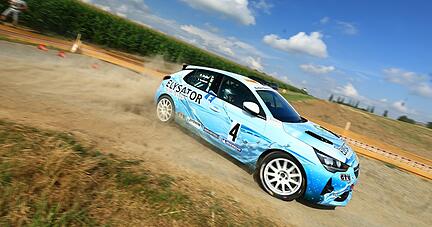 Rainer Noller/Tanja Schlicht (HMC Öhringen) werden in einem Opel Corsa Rally4 beim 1. HWRT Rallye-Sprint des HWRT Wohlmuthausen Gesamtsieger.