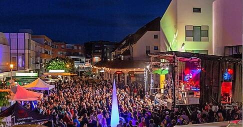 Zum 47. Mal findet das Bad Rappenauer Stadtfest statt. Beginn ist bereits am Freitagabend mit dem Warm Up ab 19 Uhr. Zum 47. Mal findet das Bad Rappenauer Stadtfest statt. Beginn ist bereits am Freitagabend mit dem Warm Up ab 19 Uhr.