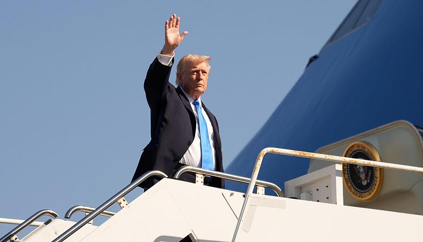 Trump nutzt den Flughafen regelmäßig für Flüge zu seinem Anwesen Mar-a-Lago. (Archivbild) Trump nutzt den Flughafen regelmäßig für Flüge zu seinem Anwesen Mar-a-Lago. (Archivbild)