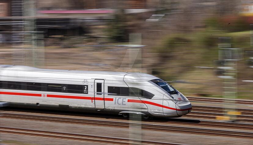 Der Heidelberger Hauptbahnhof war am Vormittag nicht befahrbar. (Symbolbild)