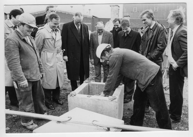 30.03.88 - Grundsteinlegung