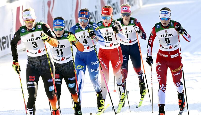 Victoria Carl (1.v.l) und Katharina Hennig (2.v.l.) in Aktion. Victoria Carl (1.v.l) und Katharina Hennig (2.v.l.) in Aktion.