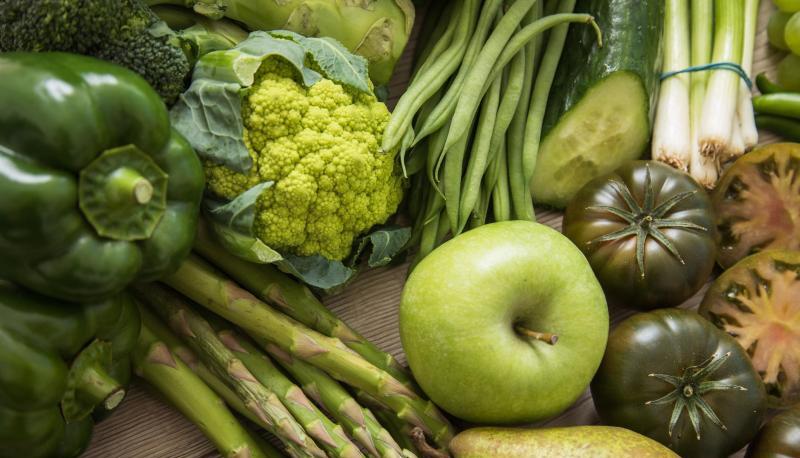 Grünes Gemüse soll bei der Sirtfood-Ernährung das Enzym Sirtuin im Körper aktivieren. Grünes Gemüse soll bei der Sirtfood-Ernährung das Enzym Sirtuin im Körper aktivieren.