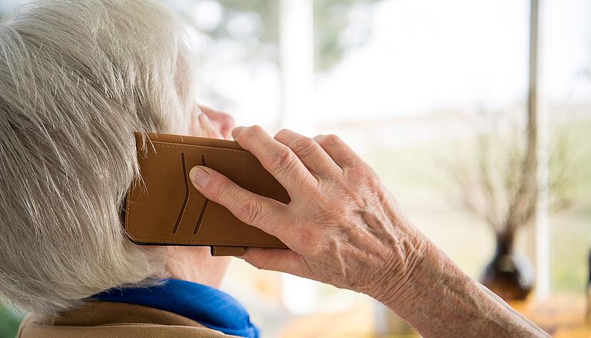 Mit sogenannten Schockanrufen kommen organisierte Betr&uuml;gerbanden an Millionensummen. (Symbolbild)