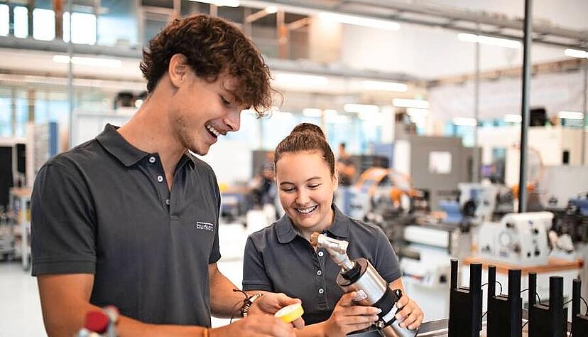 Berufsorientierung wie hier am Bürkert-Campus in Criesbach ist ein wichtiges Mittel, um für die duale Ausbildung zu werben. Berufsorientierung wie hier am Bürkert-Campus in Criesbach ist ein wichtiges Mittel, um für die duale Ausbildung zu werben.