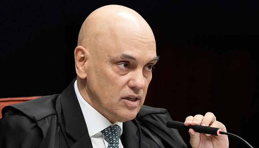 Oberster Richter Alexandre de Moraes eröffnet die Urteilsfindung.