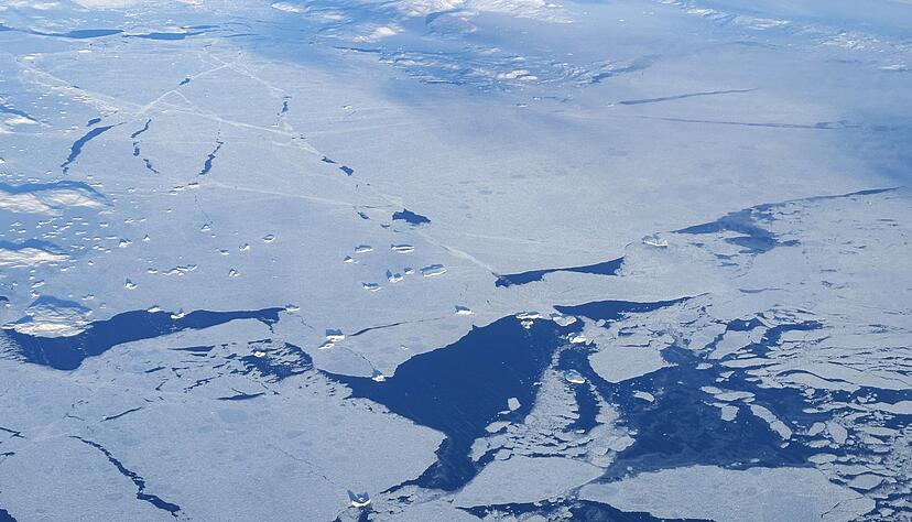 Eine teils zugefrorene Fjordlandschaft in Grönland (Illustration). Eine teils zugefrorene Fjordlandschaft in Grönland (Illustration).