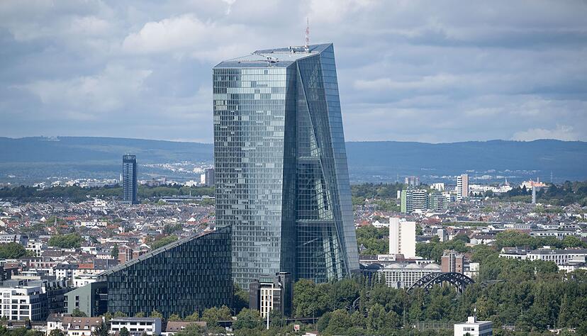 Euro-Währungshüter setzen Zinsen weiter nach unten (Archivbild) Euro-Währungshüter setzen Zinsen weiter nach unten (Archivbild)