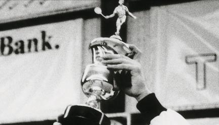 Zusammengestellt von Archiv und Dokumentation der Heilbronner Stimme 

1984: Udo Riglewski ist der erste Sieger der 1. Heilbronn Open. Er besiegt Klaus Eberhard mit 6:4, 0:6 und 6:4.