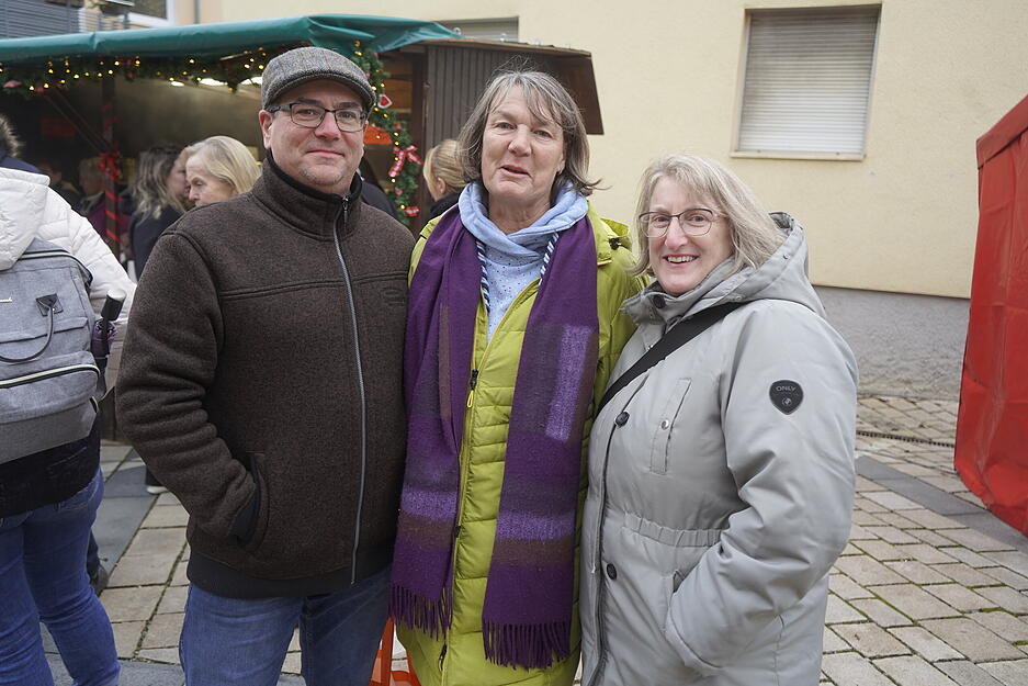 Stadtweihnacht als Treffpunkt für Familien, Freunde und Besucher. Stadtweihnacht als Treffpunkt für Familien, Freunde und Besucher.