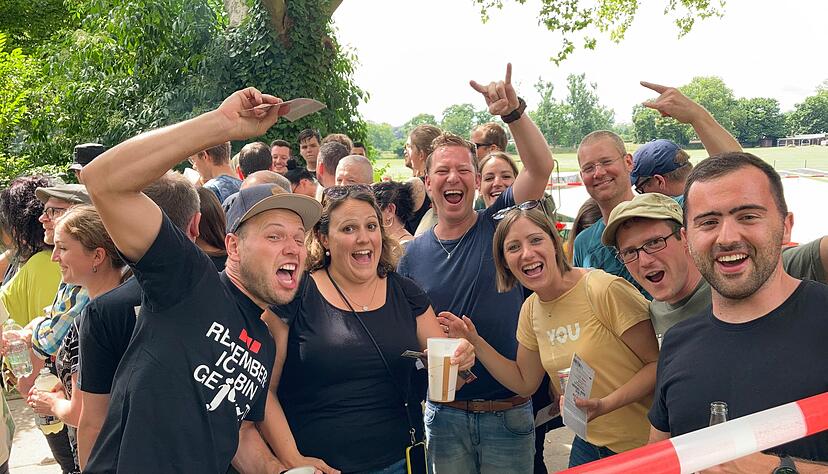 Stimmung bei Fans vor dem Ärzte-Konzert in Heilbronn Stimmung bei Fans vor dem Ärzte-Konzert in Heilbronn