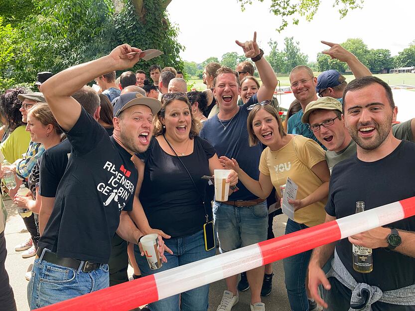 Stimmung bei Fans vor dem Ärzte-Konzert in Heilbronn Stimmung bei Fans vor dem Ärzte-Konzert in Heilbronn