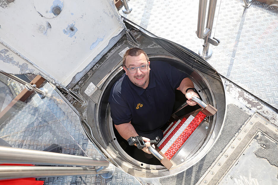U-Boot U17 im Technikmuseum Sinsheim für die Öffentlichkeit zugänglich. U-Boot U17 im Technikmuseum Sinsheim für die Öffentlichkeit zugänglich.