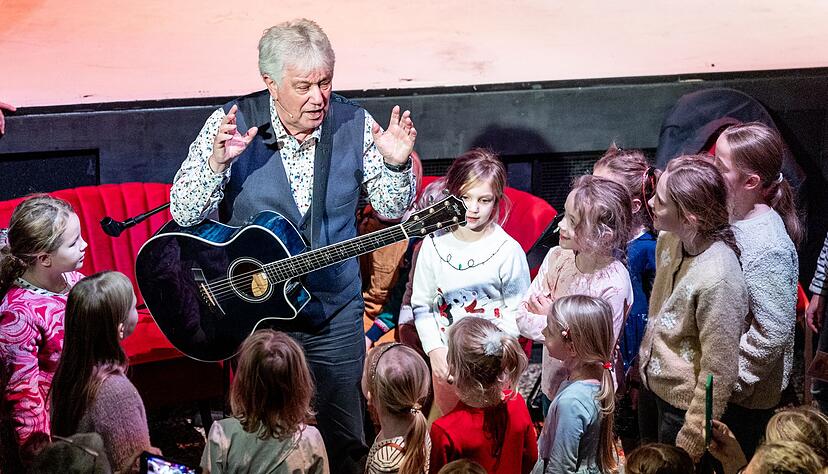 Der Text Rolf Zuckowskis &laquo;In der Weihnachtsb&auml;ckerei&raquo; ist einer von neun in der Klage der Gema gegen OpenAI. (Archivbild)