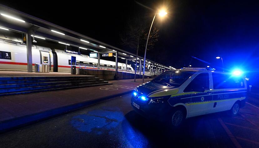 Die Ermittlungen zum Motiv des Mannes laufen. Die Ermittlungen zum Motiv des Mannes laufen.