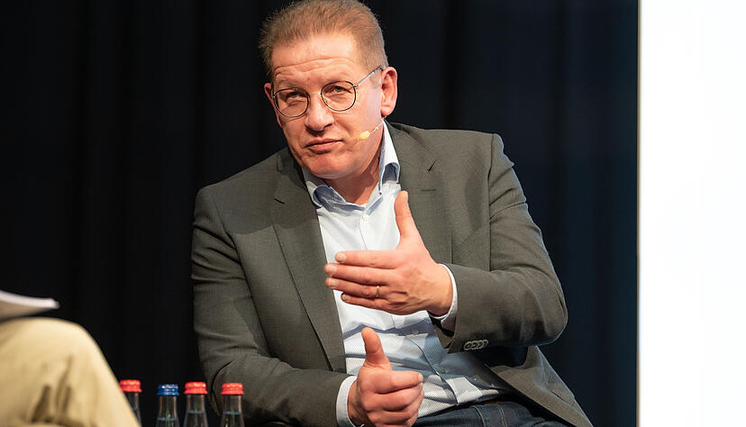 Im Januar 2024 ist Dr. Eberhard Birk zum Bürgermeister in Löwenstein gewählt worden.