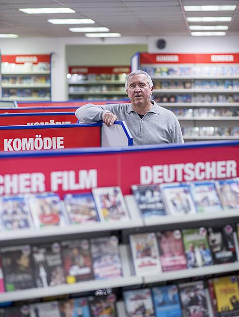Die Zahl der Videotheken ist in Deutschland seit 2002 um fast zwei Drittel geschrumpft. Und auch in der Region Heilbronn steht dieses Gesch&auml;ft auf der Liste der bedrohten Branchen. Au&szlig;er Herbert Huths Cinema Home in der Weinsberger Stra&szlig;e gibt es nur noch eine weitere gro&szlig;e Videothek im Weipertzentrum. Aufnahme aus dem Jahr 2017.