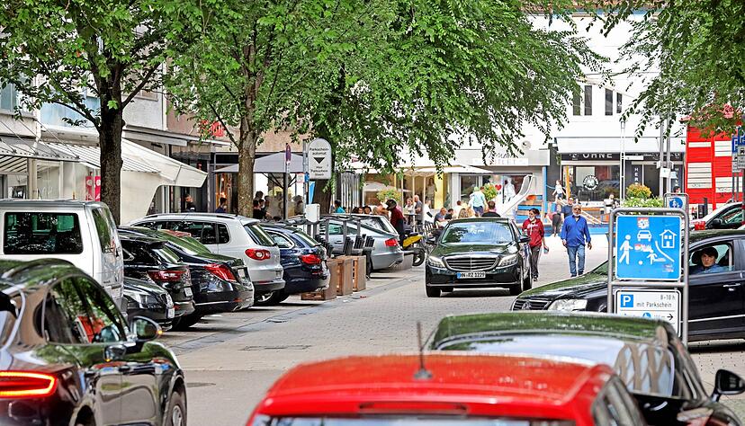 Begehrte Flächen: Parkplätze ganz nah an der Fußgängerzone wie hier in der Heilbronner Lohtorstraße. Auch dort sollen die Gebühren erhöht werden. 
Foto: Ralf Seidel