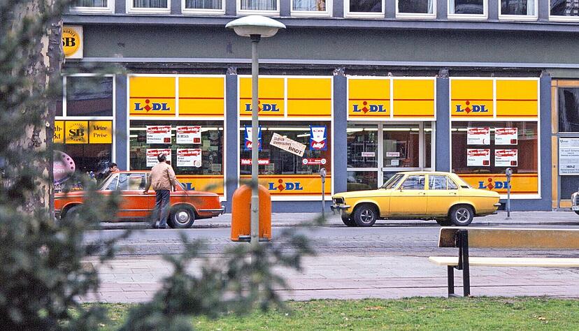 Die erste Lidl-Filiale wurde 1973 in Ludwigshafen eröffnet. Die erste Lidl-Filiale wurde 1973 in Ludwigshafen eröffnet.