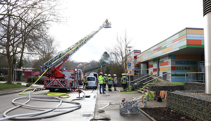 Im Öhringer Hallenbad in der Rendelstraße ist am Dienstag ein Brand ausgebrochen.