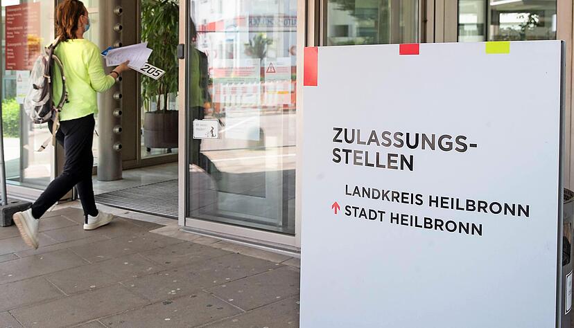 Nachdem Autofahrer das Online-Verfahren abgeschlossen haben, können sie sofort losfahren. Nachdem Autofahrer das Online-Verfahren abgeschlossen haben, können sie sofort losfahren.