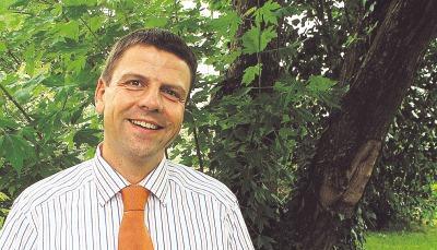 "Ich habe fr&uuml;her viel verdient, am Monatsende war immer Geld &uuml;brig."
          Michael Unser