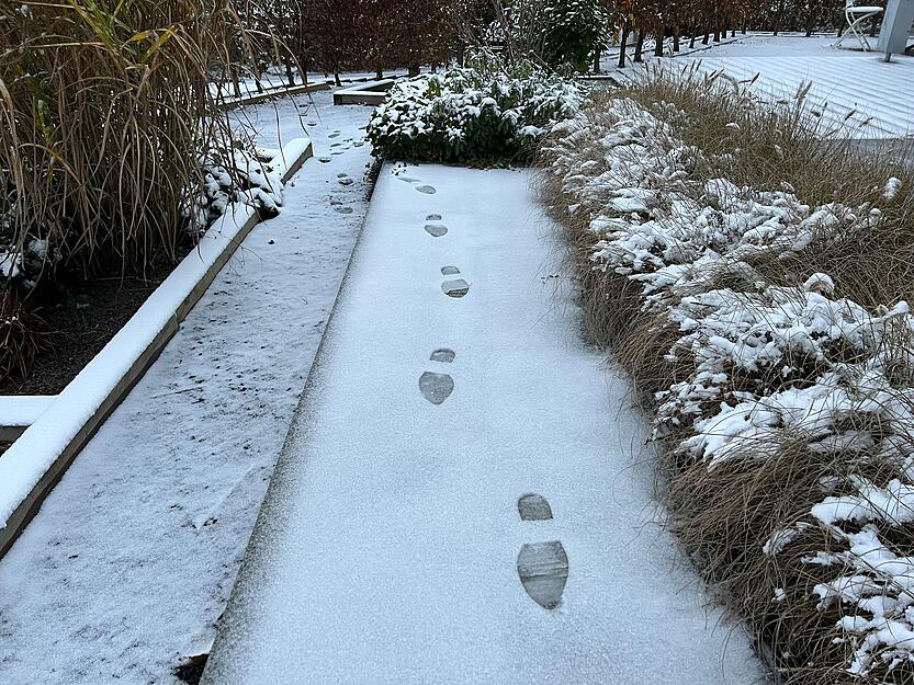 In Baden-Württemberg kann es auch am Donnerstagabend gebietsweise Neuschnee geben.
