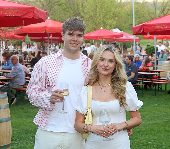 ... Wie beispielsweise die Fahrt mit dem L&ouml;wenexpress durch die Weinberge im Weinsberger Tal.