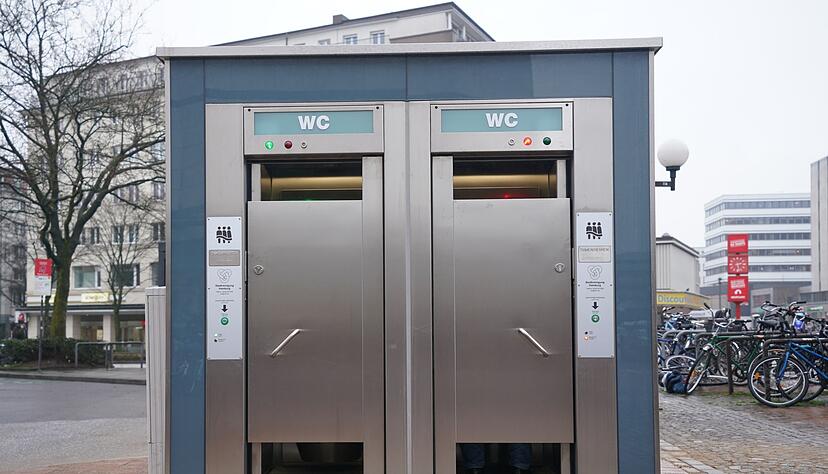 Die Stadt Hamburg f&ouml;rdert den Betrieb von 137 &ouml;ffentlichen Toiletten in Regie der Stadtreinigung j&auml;hrlich mit mehreren Millionen Euro.