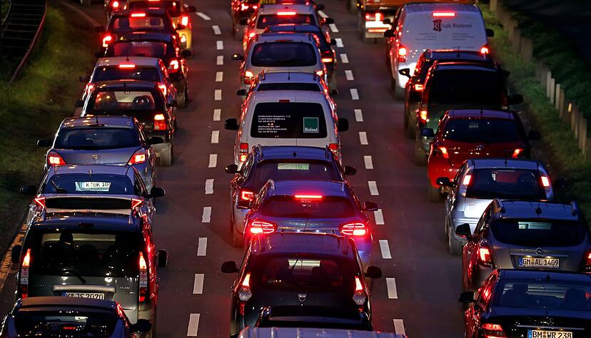 Pendler sollen st&auml;rker entlastet werden. (Archivbild)