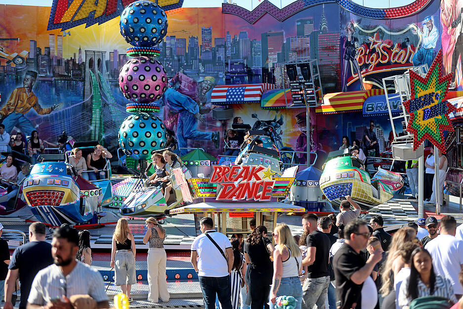 Fahrgesch&auml;fte auf dem Heilbronner Maifest sorgen f&uuml;r Spa&szlig; bei Kindern und Jugendlichen.