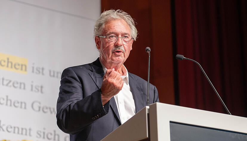 Der fr&uuml;here luxemburgische Au&szlig;enminister Jean Asselborn hielt die Laudatio auf Joschka Fischer.