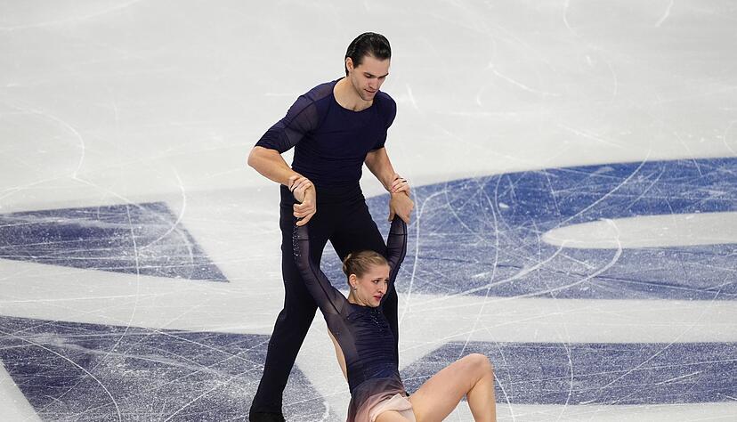 Die Olympia-Generalprobe haben Minerva Hase (v) und Nikita Volodin verpatzt.