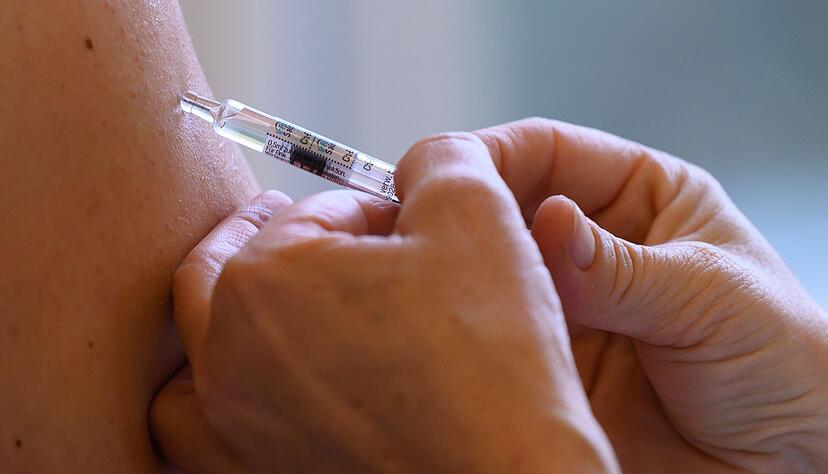 Mit dem Oktober beginnt auf der Nordhalbkugel die Grippesaison. Vulnerable Gruppen sollten sich ab Oktober impfen lassen.