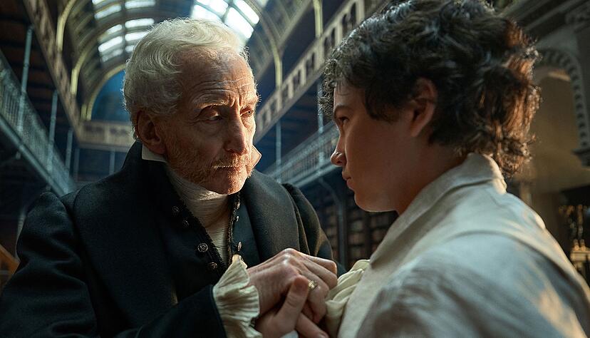 Del Toro ergänzt Shelleys Geschichte um die familiären Wurzeln von Victor. Del Toro ergänzt Shelleys Geschichte um die familiären Wurzeln von Victor.