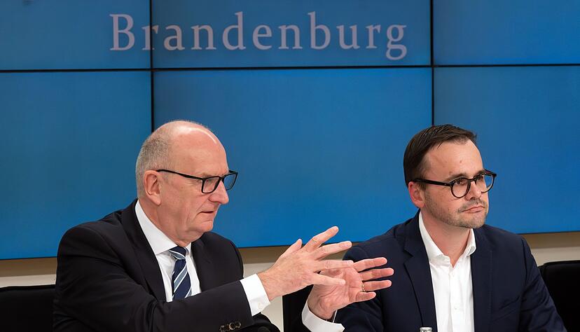 Dietmar Woidke, Brandenburgs Regierungschef, und Jan Redmann, CDU-Landesvorsitzender, präsentieren ihre Ziele für eine gemeinsame Koalition. Dietmar Woidke, Brandenburgs Regierungschef, und Jan Redmann, CDU-Landesvorsitzender, präsentieren ihre Ziele für eine gemeinsame Koalition.